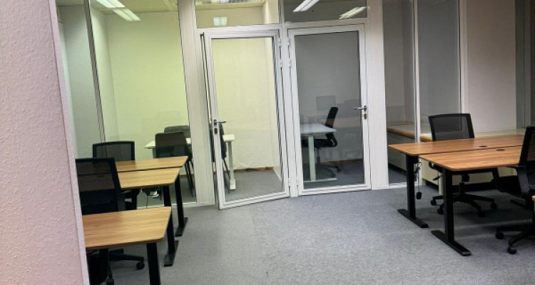 Bureau moderne de 100 m2 a remettre – Air Center, secteur aéroport / Blandonnet image 2