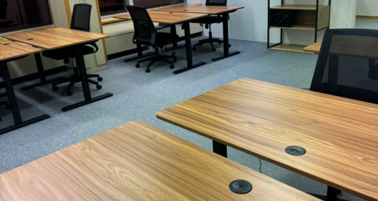 Bureau moderne de 100 m2 a remettre – Air Center, secteur aéroport / Blandonnet image 3