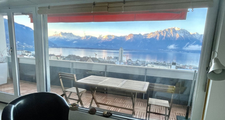 Vue exceptionelle sur le lac et les montagnes pour ce 2,5 pièces à Montreux image 1