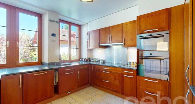 Magnifique maison mitoyenne rénovée au c?ur du village image 4