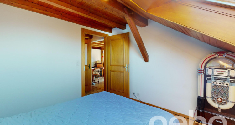 Appartement + bureau indépendant à Ursins ! image 4