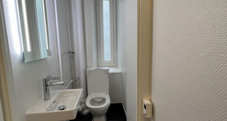 Magnifique 3 pièces rénové avec terrasse image 9