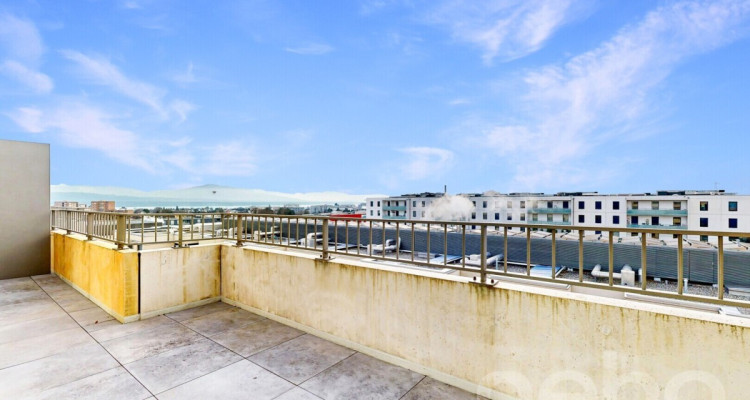 Attique élégant de 3.5 pièces à Nyon avec panorama lac et montagne image 4