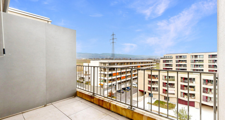 Attique élégant de 3.5 pièces à Nyon avec panorama lac et montagne image 7