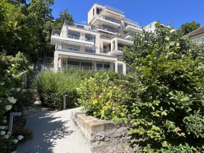 Appartement contemporain de standing avec terrasse et jardin privatif au coeur de Neuchâtel image 12