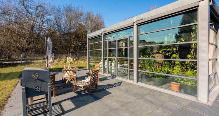 Propriété multifamiliale contemporaine au Val-de-Ruz, nichée dans un environnement verdoyant et calme image 4
