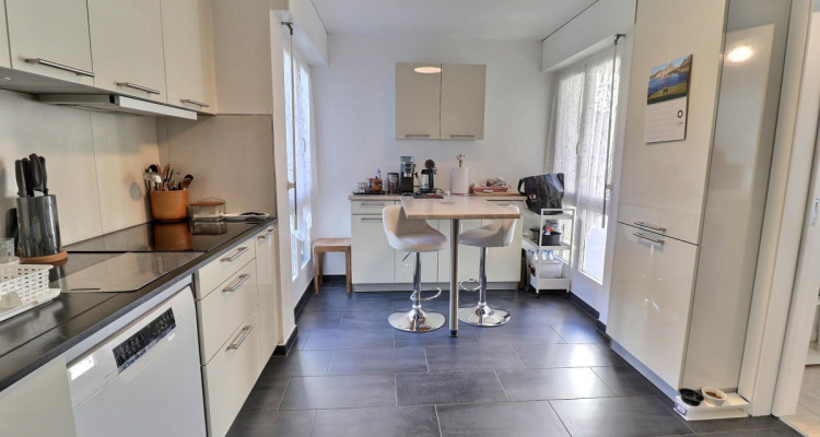 Superbe Appartement traversant en viager occupé sans rente image 3