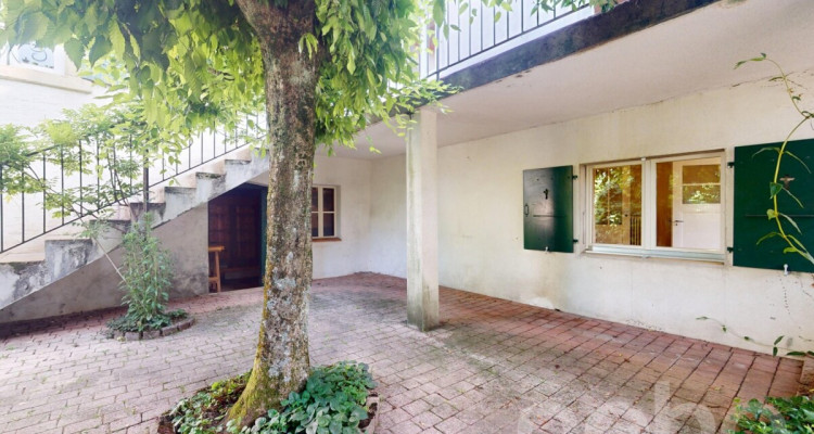 Maison rénovée avec jardin dans un emplacement d?exception image 8