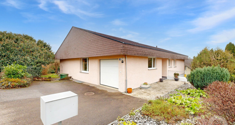 Grosszügiges 6.5-Zimmer-Einfamilienhaus mit 1?111 m2 Grundstück image 1