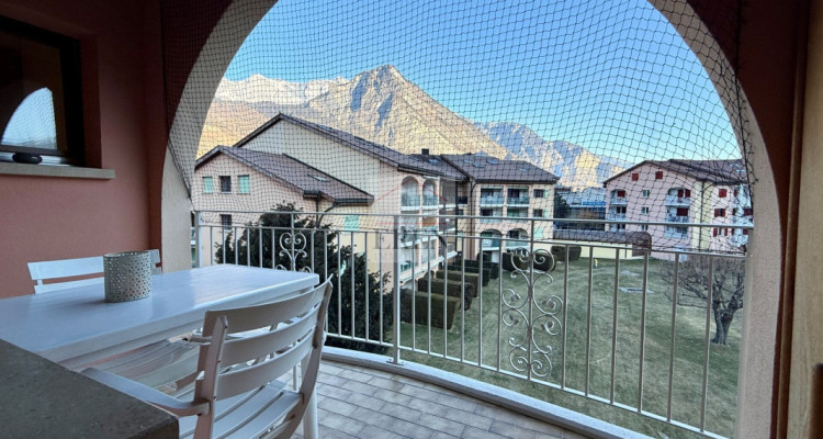 Superbe studio meublé avec balcon sud et vue sur les montagnes à louer aux bains de Saillon image 8