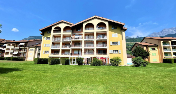 Superbe studio meublé avec balcon sud et vue sur les montagnes à louer aux bains de Saillon image 9