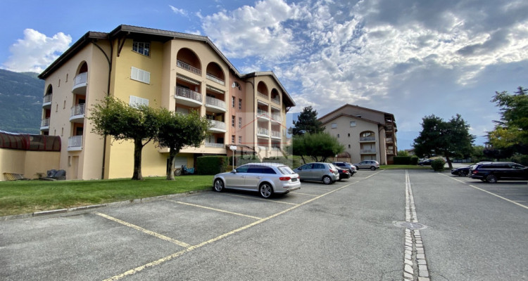 Superbe studio meublé avec balcon sud et vue sur les montagnes à louer aux bains de Saillon image 12