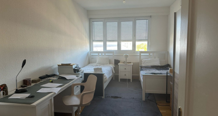 Appartement de 8.5 pièces situé au Petit-Lancy image 8