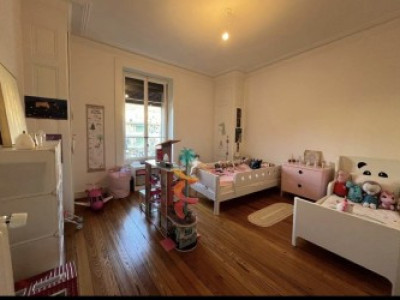 Nous vous proposons un magnifique appartement de 6 pièces située au 4 ème étage image 6