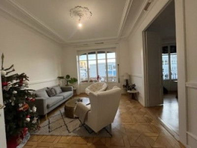 Nous vous proposons un magnifique appartement de 6 pièces située au 4 ème étage image 3