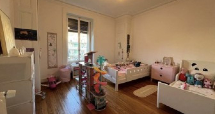 Nous vous proposons un magnifique appartement de 6 pièces située au 4 ème étage image 6