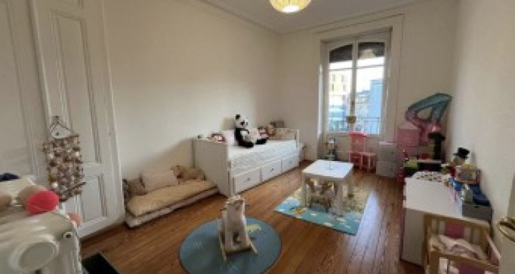 Nous vous proposons un magnifique appartement de 6 pièces située au 4 ème étage image 4