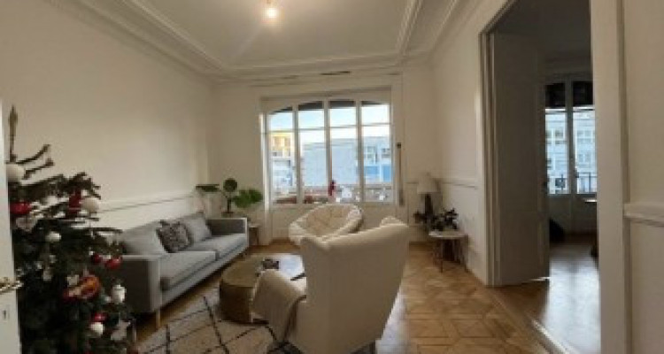 Nous vous proposons un magnifique appartement de 6 pièces située au 4 ème étage image 3