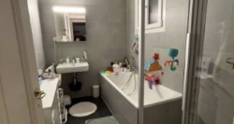 Nous vous proposons un magnifique appartement de 6 pièces située au 4 ème étage image 8