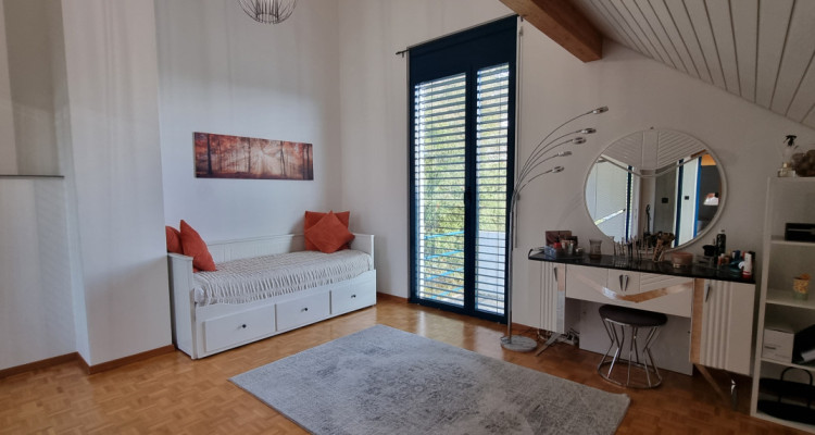 En exclusivité – Villa individuelle élégante aux hauts volumes image 5