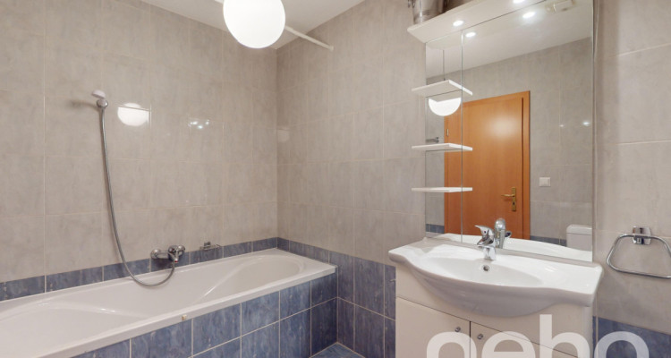 Charmant attique proche du centre-ville image 10