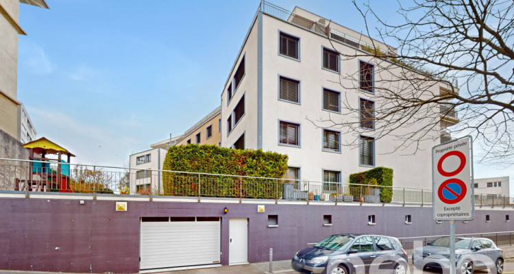 Charmant attique proche du centre-ville image 12