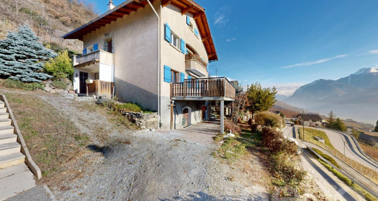 Maison de charme avec fort potentiel et vue imprenable image 2