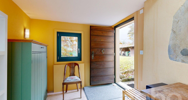 Family home with 2 units, large garden and forest views image 4