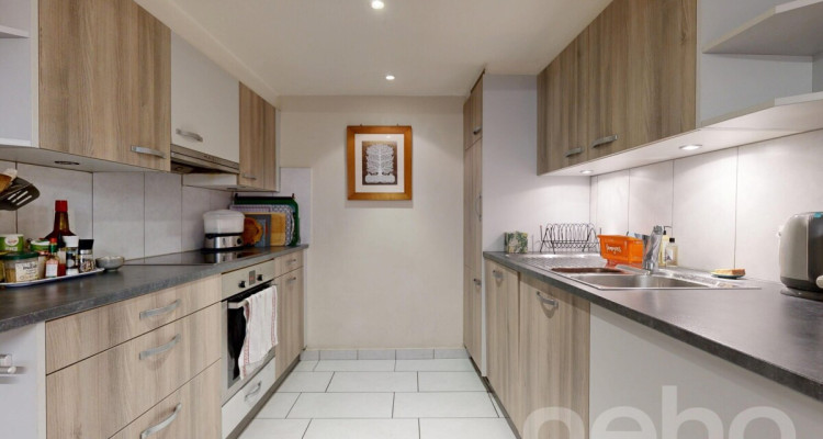 Family home with 2 units, large garden and forest views image 5