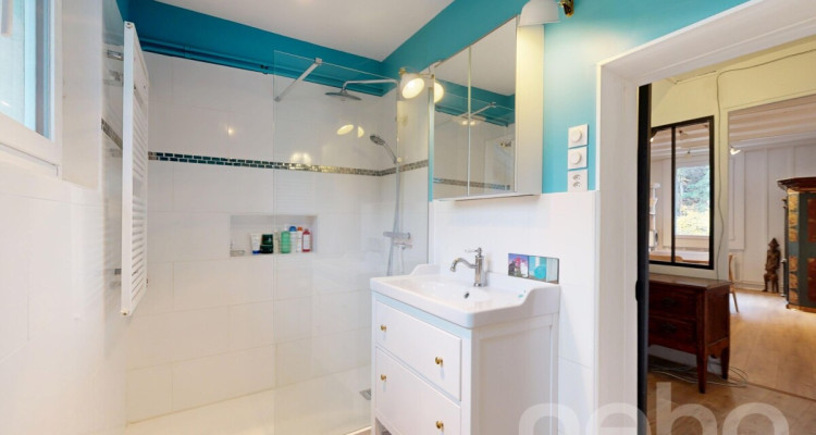 Family home with 2 units, large garden and forest views image 8