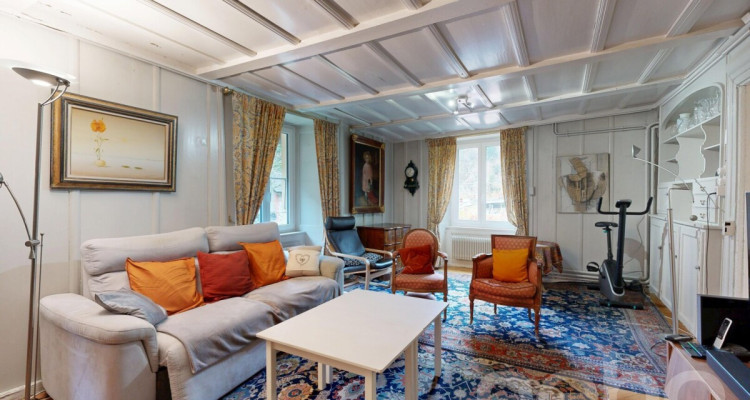 Family home with 2 units, large garden and forest views image 9