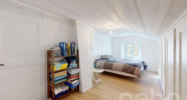 Family home with 2 units, large garden and forest views image 10