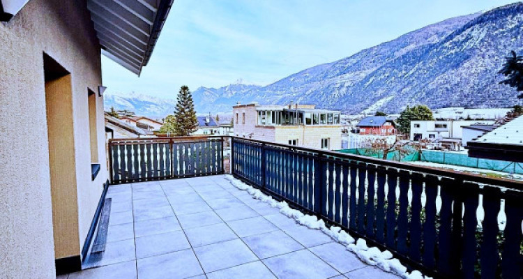 SAINT-LÉONARD - DUPLEX 4.5 PCES - ENTIÈREMENT RÉNOVÉ - TERRASSE image 1