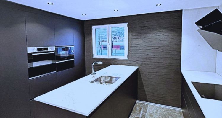 SAINT-LÉONARD - DUPLEX 4.5 PCES - ENTIÈREMENT RÉNOVÉ - TERRASSE image 6