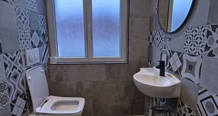 SAINT-LÉONARD - DUPLEX 4.5 PCES - ENTIÈREMENT RÉNOVÉ - TERRASSE image 9