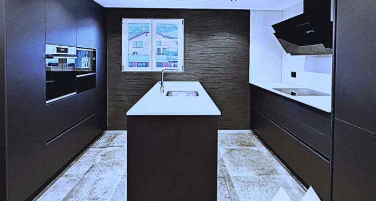 SAINT-LÉONARD - DUPLEX 4.5 PCES - ENTIÈREMENT RÉNOVÉ - TERRASSE image 8