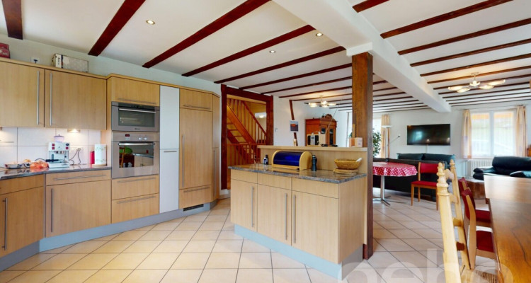 Renovated family home with large garden ? St-Imier image 2