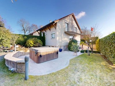 Charmante villa jumelle avec superbe jardin et studio indépendant image 1