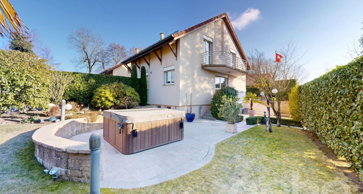 Charmante villa jumelle avec superbe jardin et studio indépendant image 1