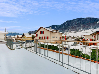 Grosszügiges Einfamilienhaus mit Panorama und Dachterrasse image 9