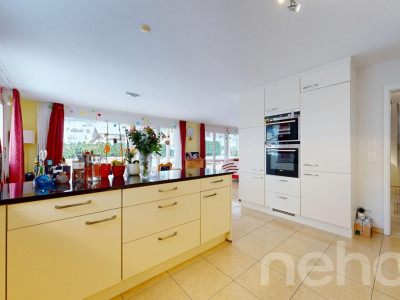 Grosszügiges Einfamilienhaus mit Panorama und Dachterrasse image 5