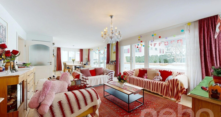 Grosszügiges Einfamilienhaus mit Panorama und Dachterrasse image 3