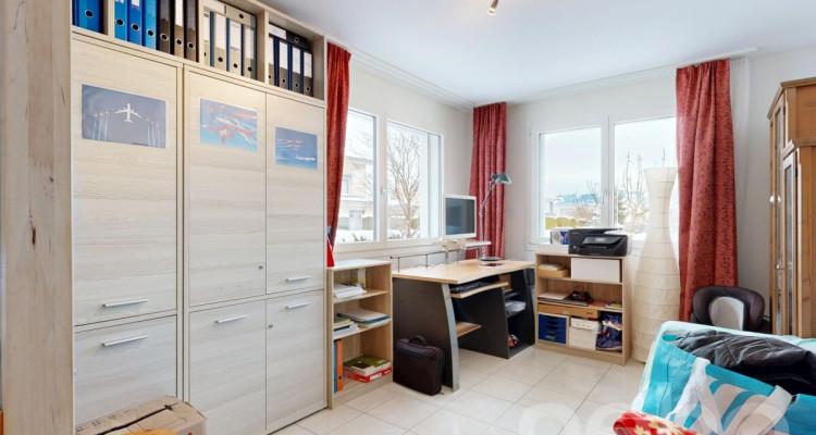 Grosszügiges Einfamilienhaus mit Panorama und Dachterrasse image 7