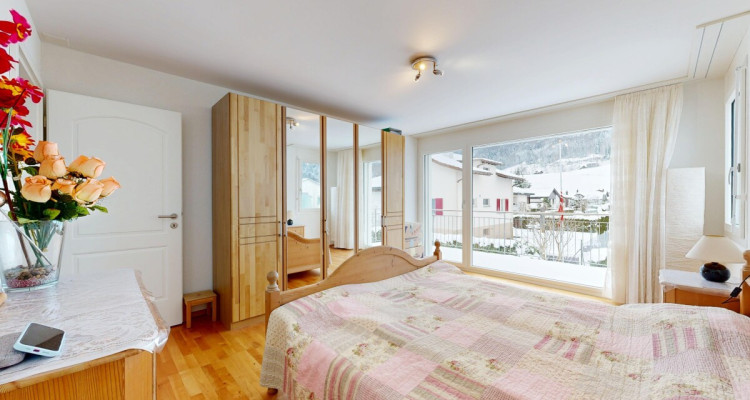 Grosszügiges Einfamilienhaus mit Panorama und Dachterrasse image 8