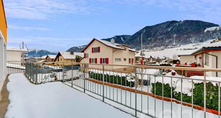 Grosszügiges Einfamilienhaus mit Panorama und Dachterrasse image 9