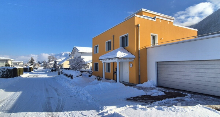 Grosszügiges Einfamilienhaus mit Panorama und Dachterrasse image 2