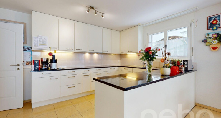 Grosszügiges Einfamilienhaus mit Panorama und Dachterrasse image 4