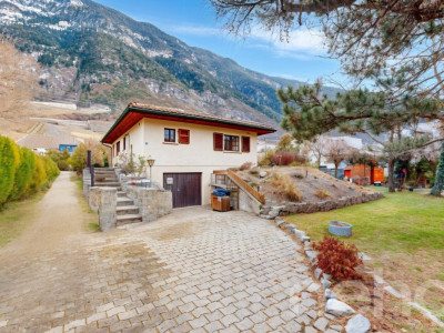 Maison avec grand garage/atelier et jardin image 1