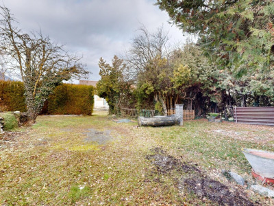 Maison avec grand garage/atelier et jardin image 12