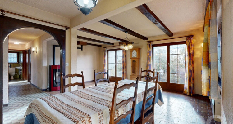 Maison avec grand garage/atelier et jardin image 2